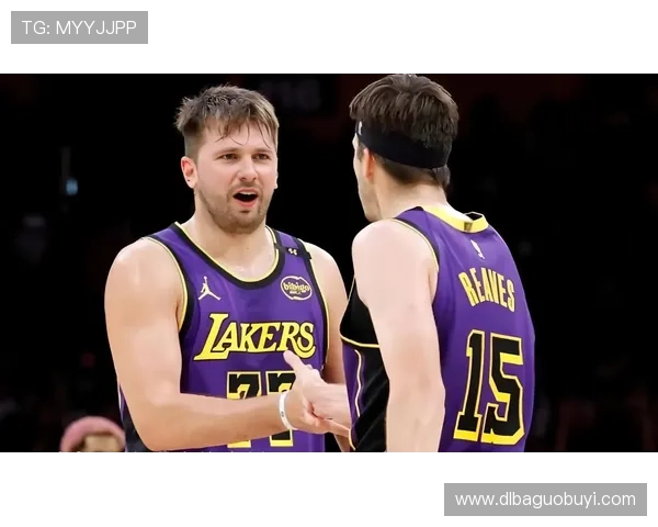 东契奇三双带队险胜中投绝杀 东契奇三双带队险胜中投绝杀